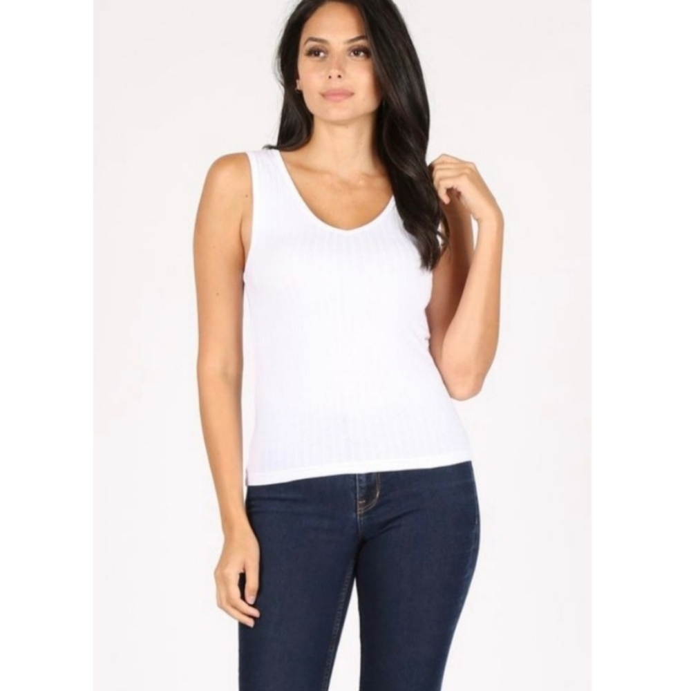 Ribbed solid basic white tank top